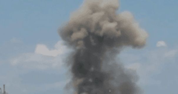 Дим після удару по портовій інфраструктурі, ілюстративне фото