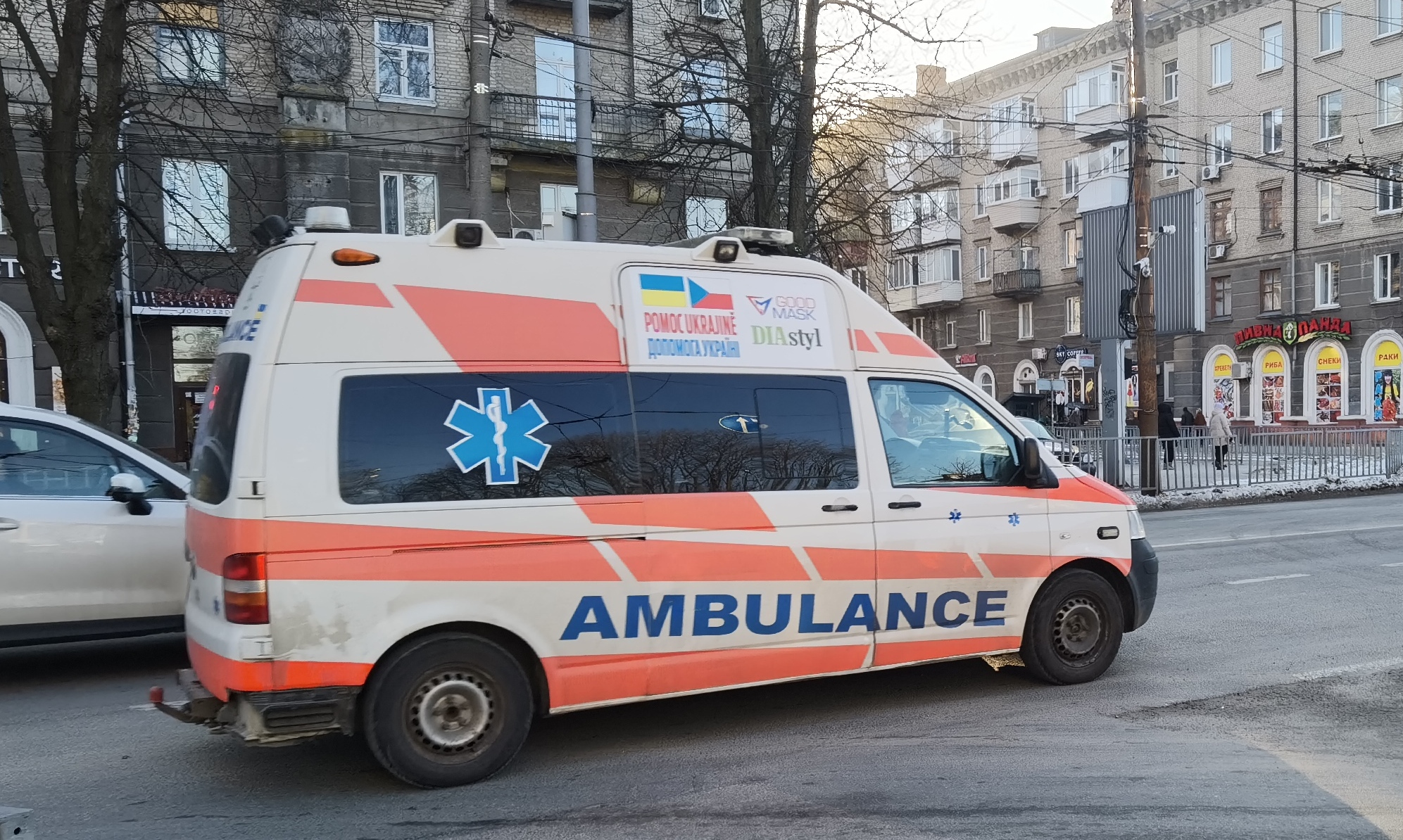 Українська карета швидкої допомоги на виїзді