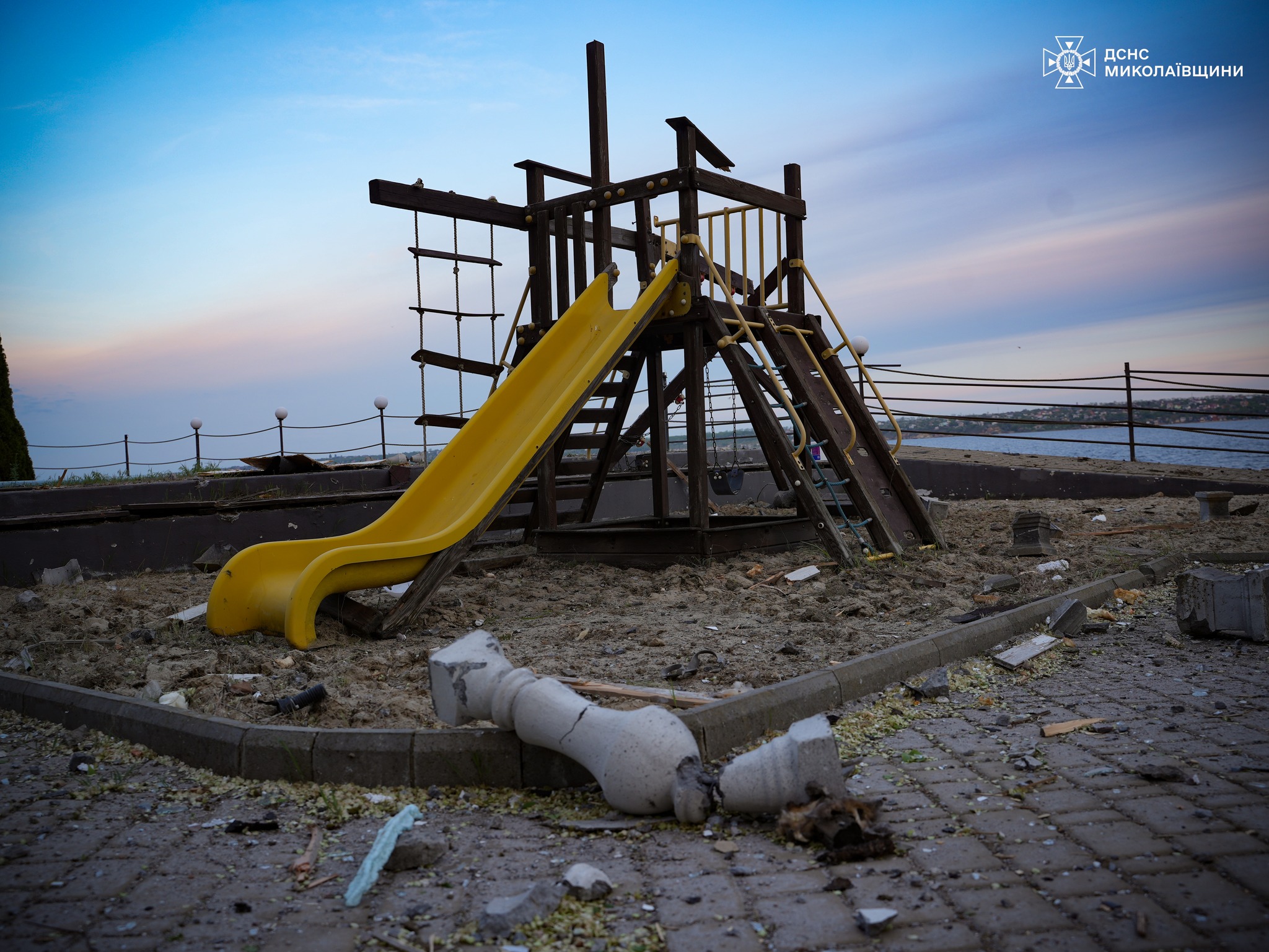 Наслідки обстрілів у Миколаєві