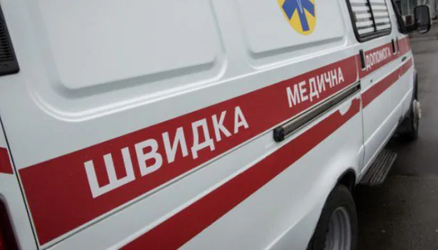 Українська машина швидкої допомоги біля місця удару в Одесі