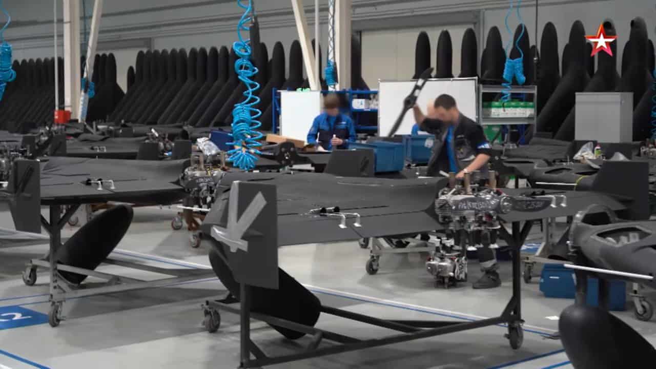 Виробництво ударних дронів «Герань» на одному з російських підприємств