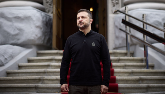 President Zelensky standing on the steps of a government building in Washington, July 28, 2026