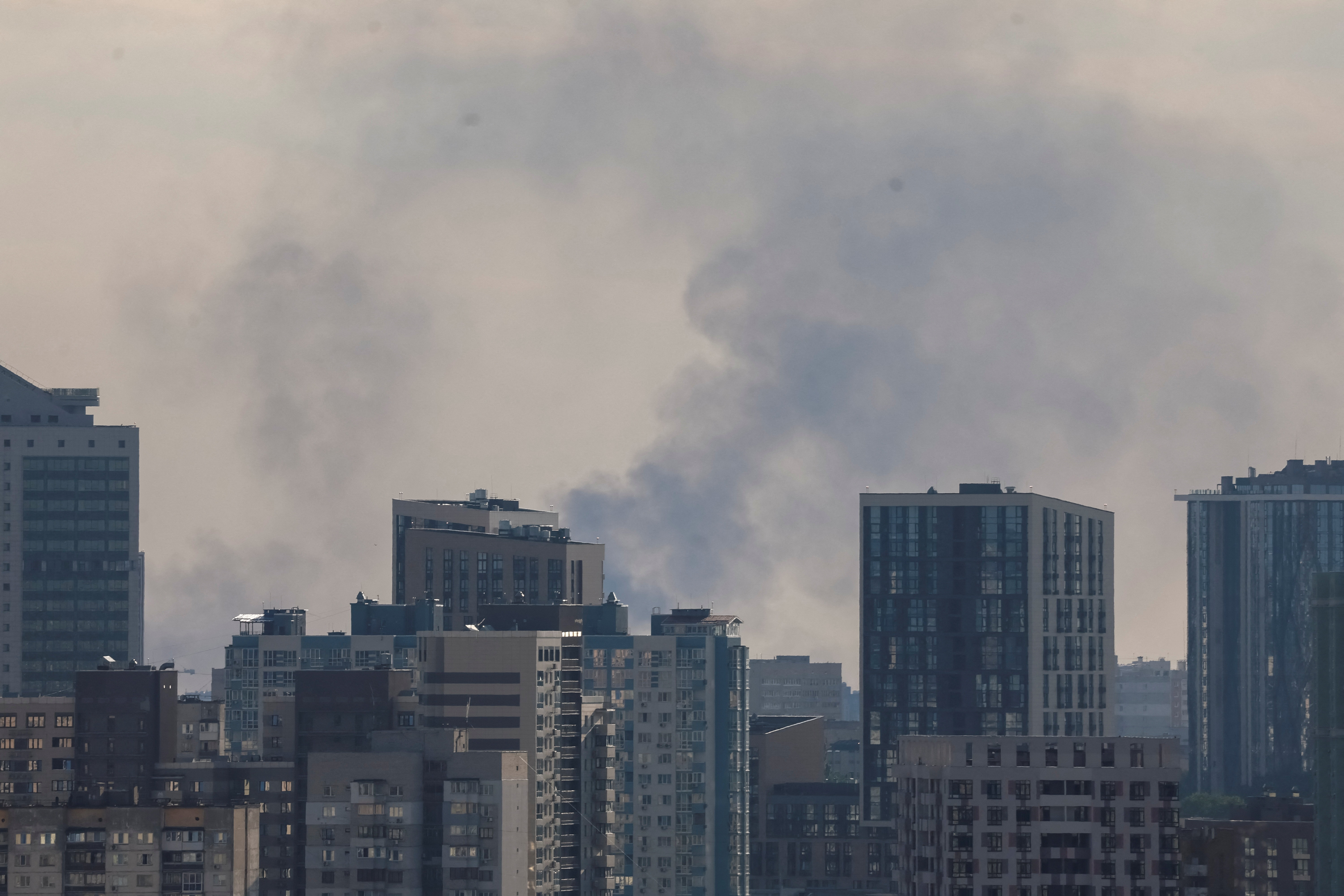 Дим над Києвом після нічної атаки