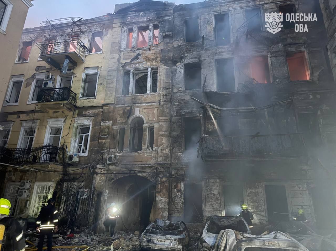 Пожежа в історичній багатоповерхівці в Одесі вночі, ДСНС Одещини