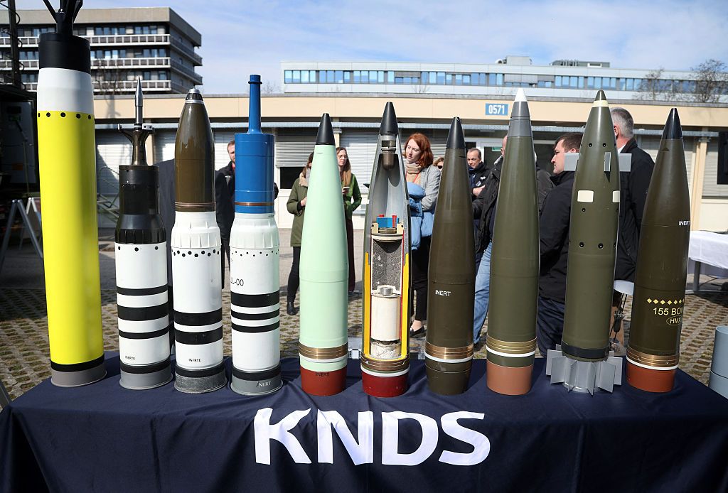 Ілюстративне фото: боєприпаси різних калібрів на заході KNDS у Мюнхені, березень 2026 (не з місця подій)