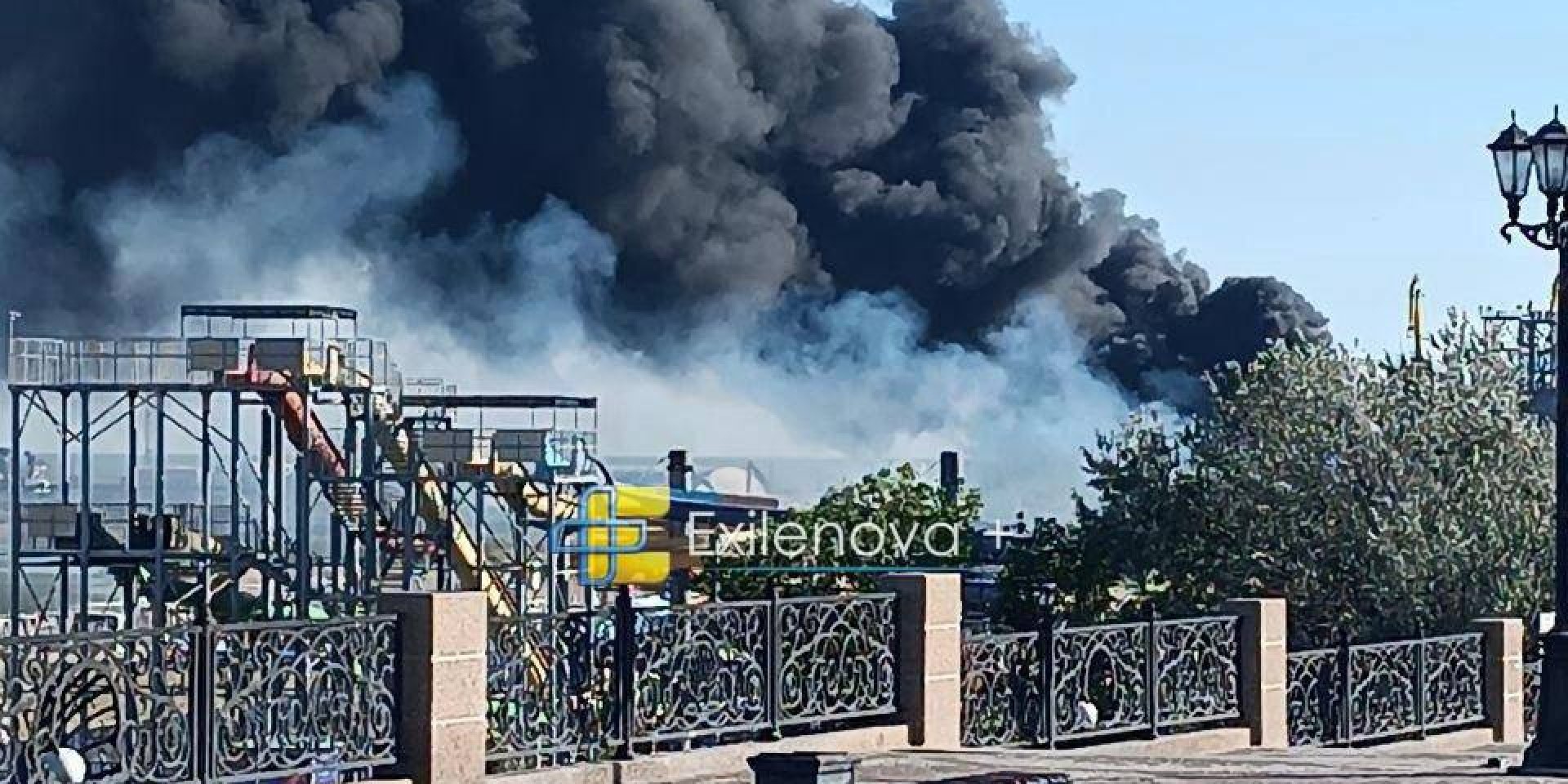Пожежа в порту Єйська, Краснодарський край, 22 серпня 2026 — вигляд з набережної