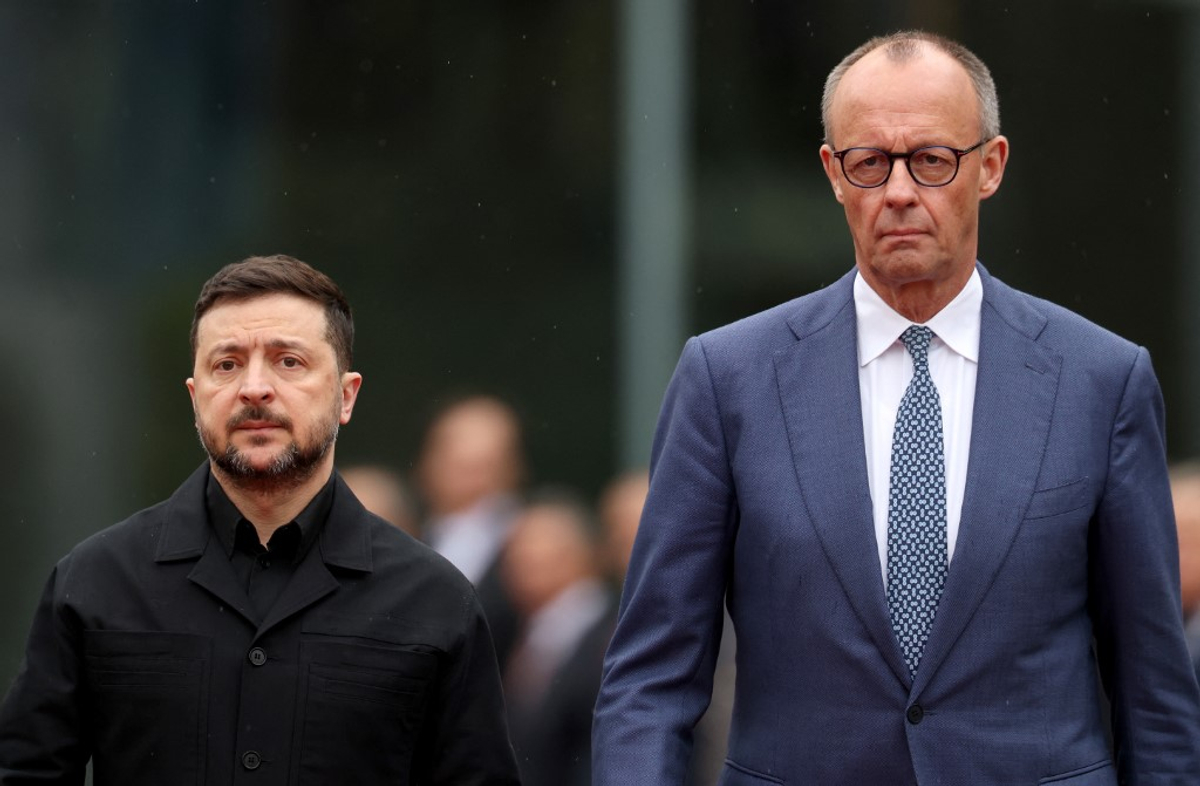 Прем'єр-міністр Британії Енді Бернем і президент Володимир Зеленський на військово-морській базі в Портсмуті, 27 липня 2026