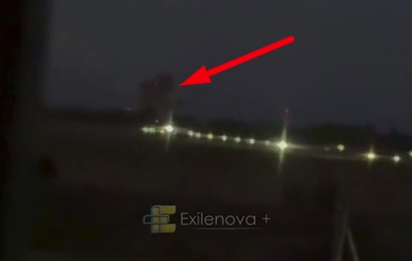 Кадр з відео: ураження в районі авіабази Енгельс-2, 2 серпня 2026 року