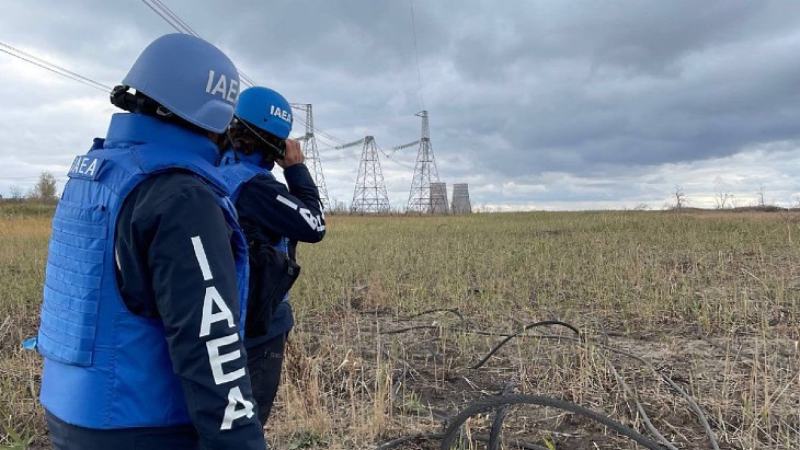 Фахівці МАГАТЕ спостерігають за лініями електропередачі поблизу Запорізької АЕС під час паузи для ремонтних робіт