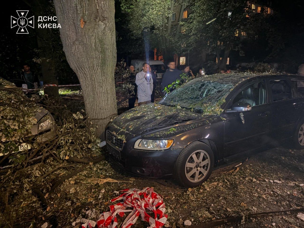 A damaged car after an overnight strike on Kyiv — illustrative photo from the State Emergency Service archive