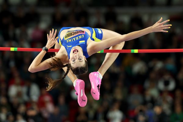 Yaroslava Mahuchikh clears the bar at the Budapest meet