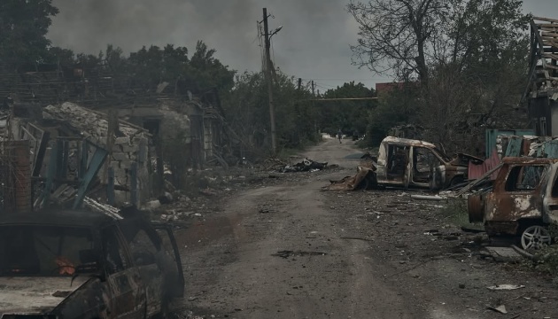 A destroyed street in the Pokrovsk-Myrnohrad urban area, Donetsk Oblast