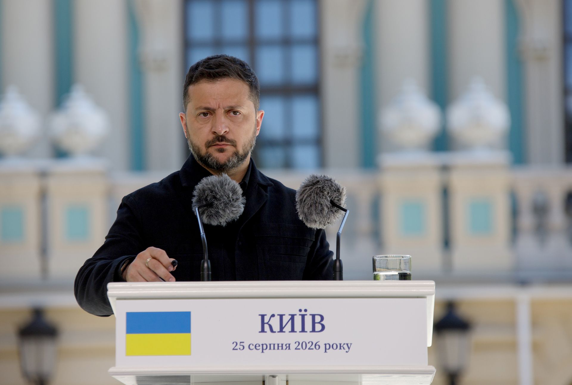 Президент Володимир Зеленський на спільній пресконференції з президентом Естонії Аларом Карісом, Київ, 25 серпня 2026 року