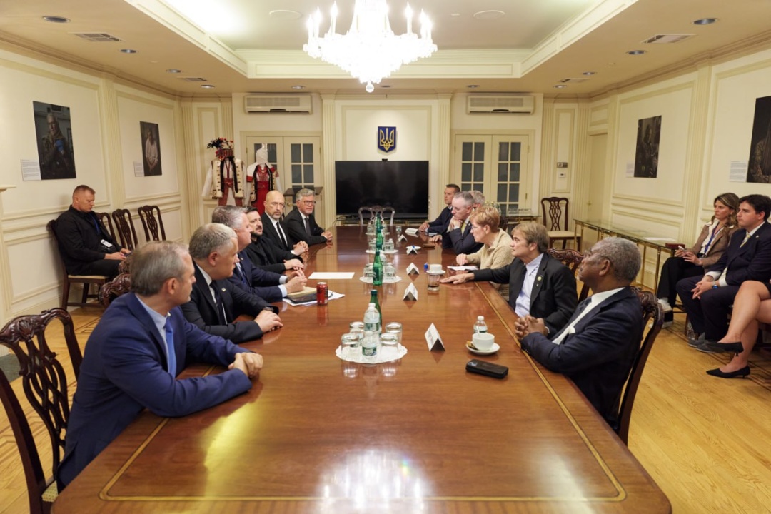 President Zelensky meeting with members of the US Congress on the night of the attack on Kyiv