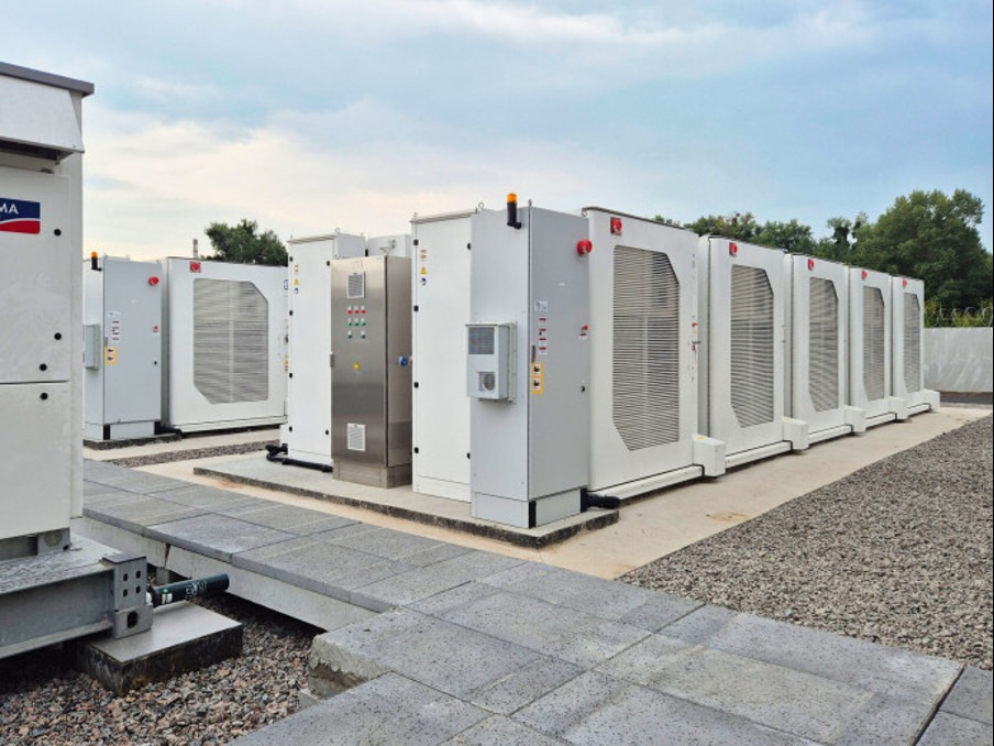 Battery storage units of the type DTEK is deploying across Ukraine