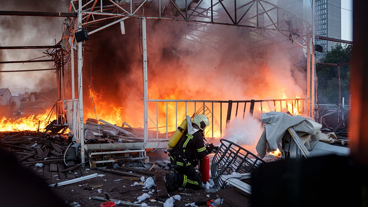 A car damaged in a Russian drone attack in Kyiv, overnight on Sept. 26, 2026 (Kyiv City DSNS)