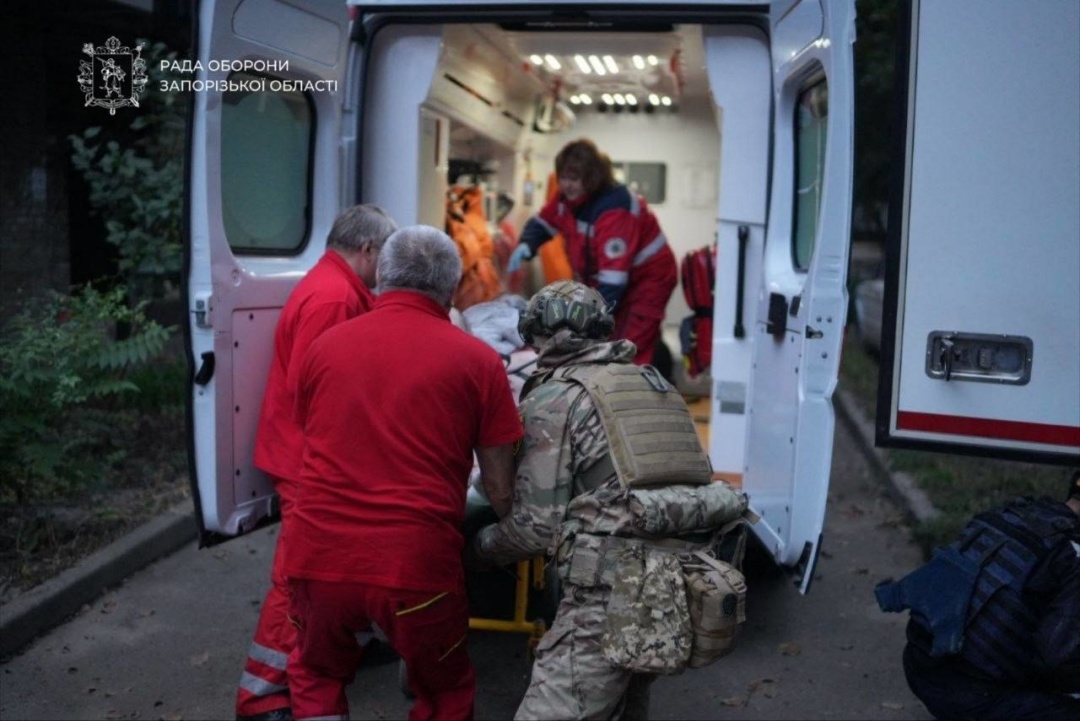 Medics help the wounded in Zaporizhzhia (photo: Zaporizhzhia Regional Defense Council)