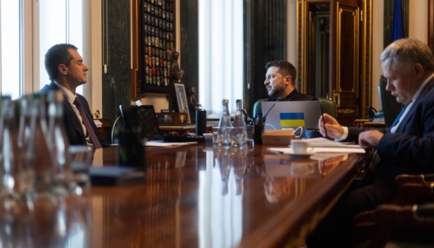 Volodymyr Zelensky meeting with officials (photo: Office of the President)