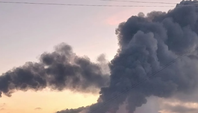 Smoke against the sky (illustrative photo)