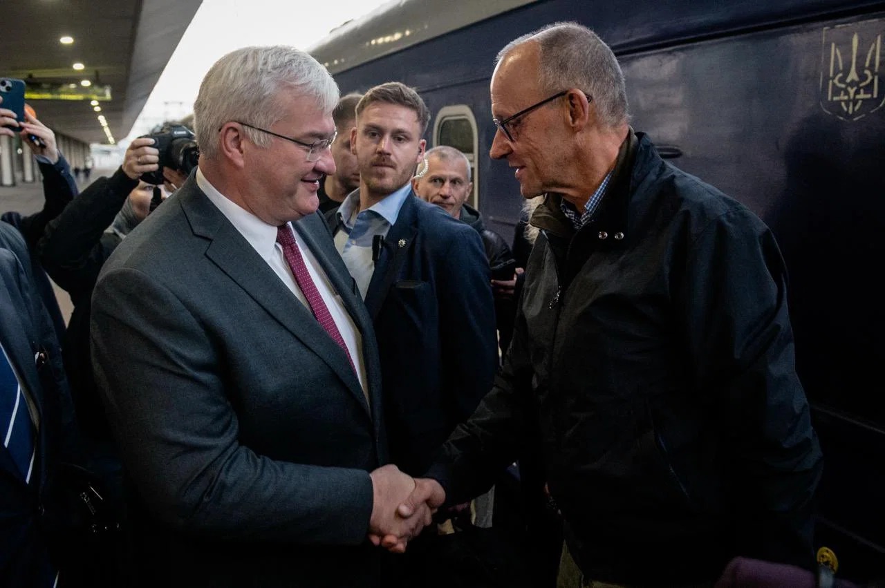 Friedrich Merz on a station platform in Kyiv during his visit on 4 October