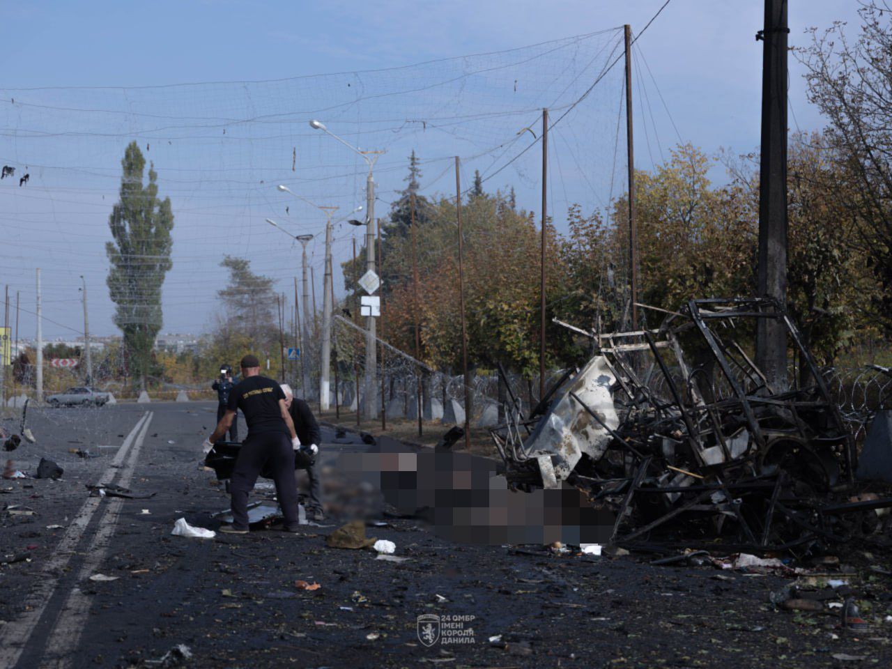 Aftermath of the strike in Kramatorsk, 8 October (photo: Melnykov / 24th Separate Mechanized Brigade)